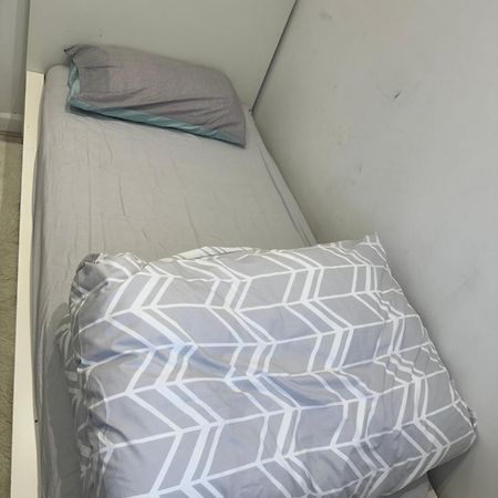 Single Room Canvey Island Εξωτερικό φωτογραφία